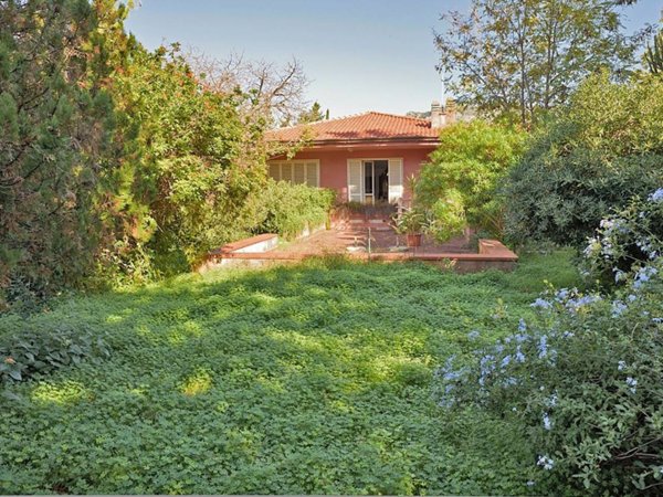 casa indipendente in vendita a Palermo in zona Centro storico