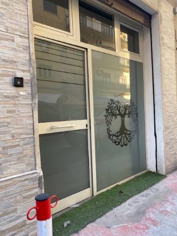 negozio in vendita a Palermo in zona Politeama