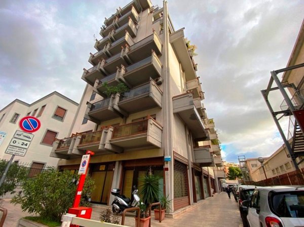 ufficio in vendita a Palermo in zona Libertà