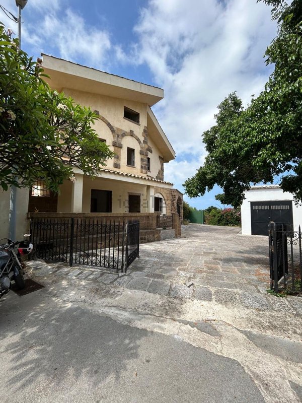 casa indipendente in vendita a Palermo in zona Villagrazia/Falsomiele