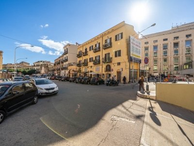 negozio in vendita a Palermo in zona Zisa