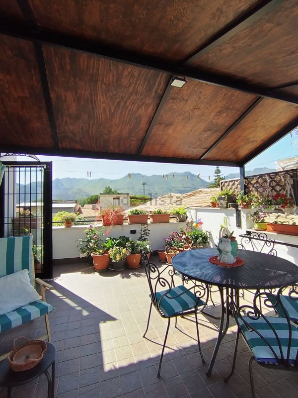 casa indipendente in vendita a Palermo in zona Mezzomonreale