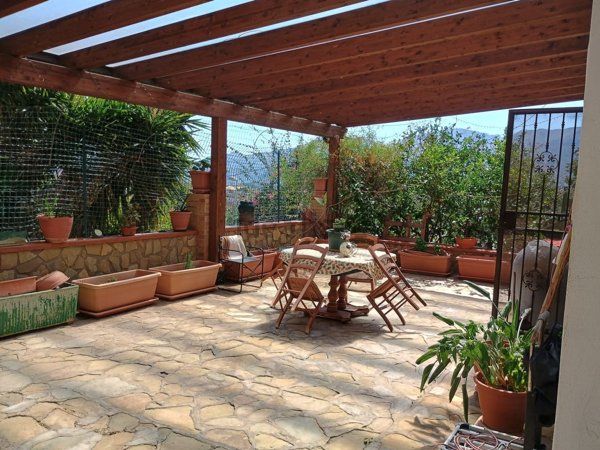 casa indipendente in vendita a Palermo in zona Mezzomonreale