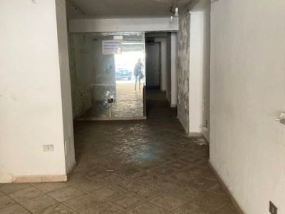 locale commerciale in vendita a Palermo