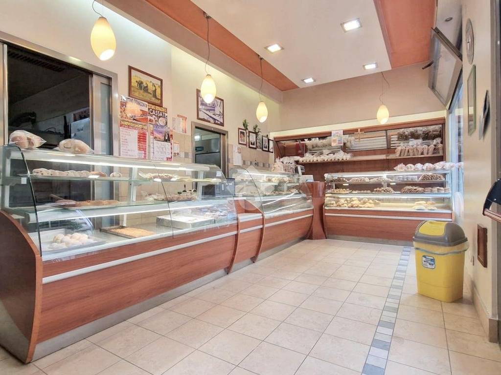 negozio in vendita a Palermo in zona Acqua dei Corsari