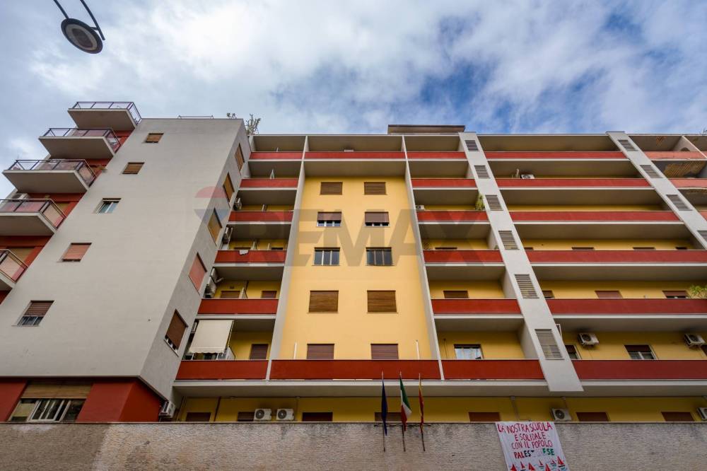 appartamento in vendita a Palermo in zona Politeama
