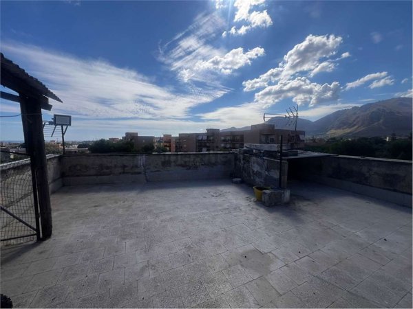 appartamento in vendita a Palermo in zona Zisa