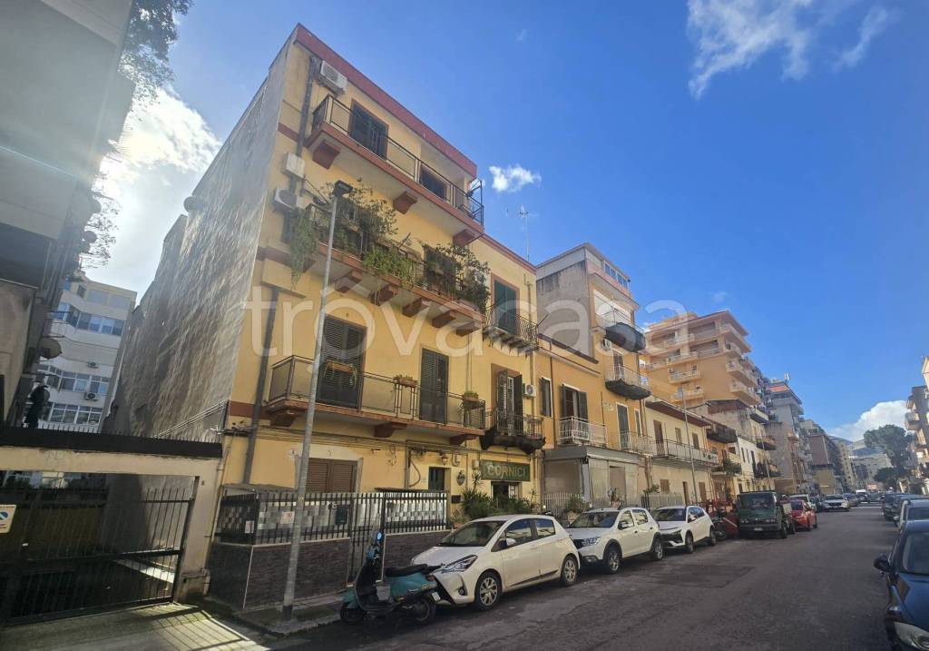 appartamento in vendita a Palermo in zona San Lorenzo
