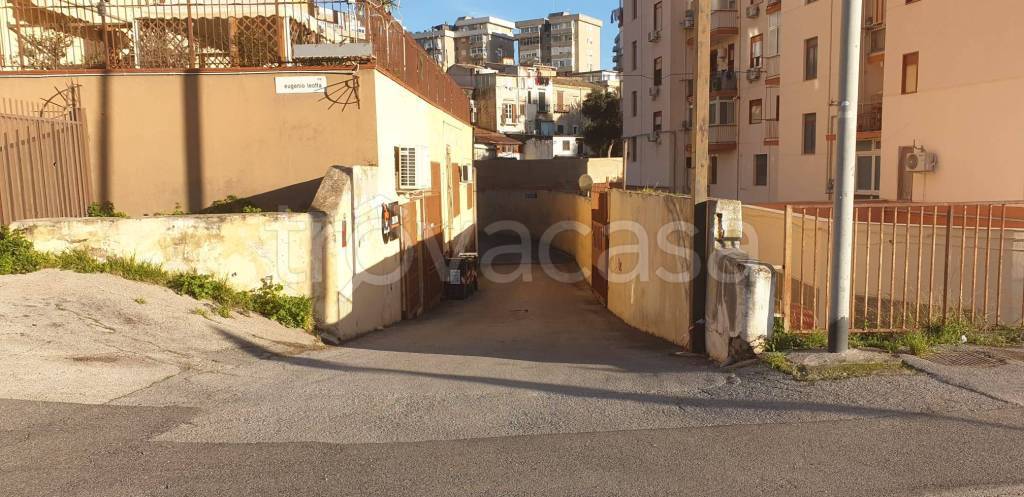 locale commerciale in vendita a Palermo