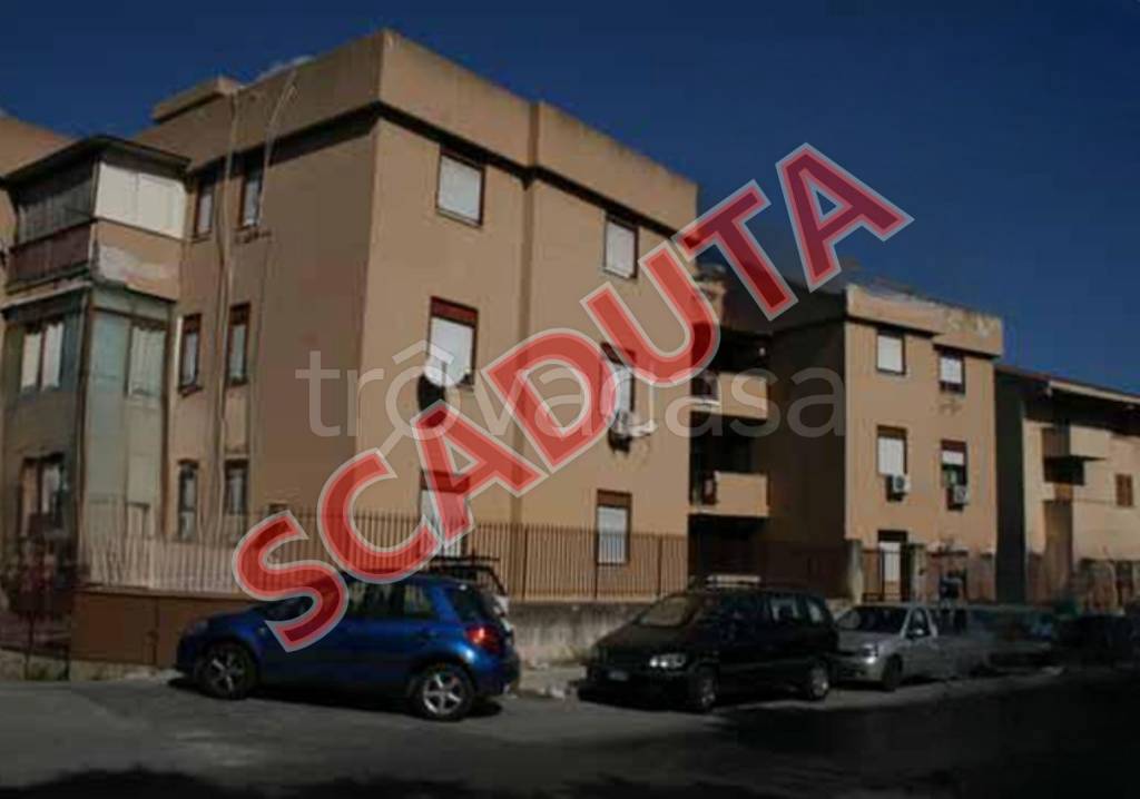 negozio in vendita a Palermo in zona Villagrazia/Falsomiele