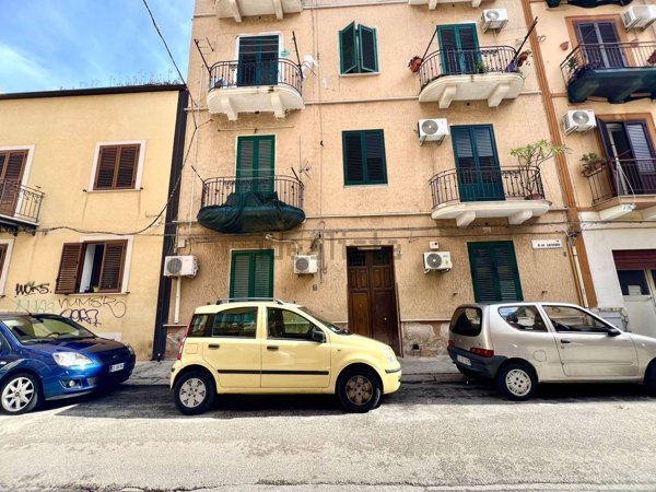 appartamento in vendita a Palermo in zona Malaspina/Palagonia