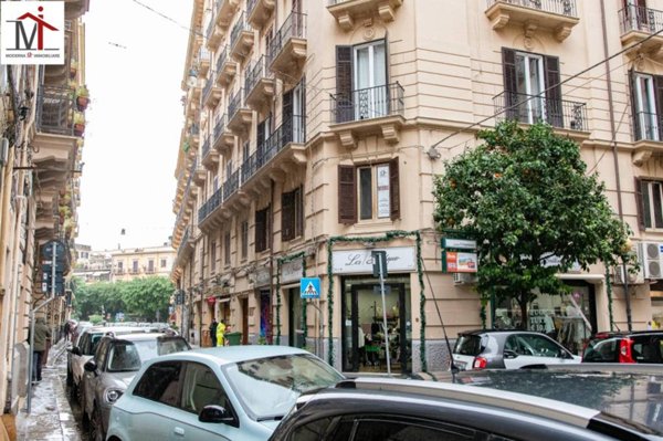 appartamento in vendita a Palermo in zona Politeama