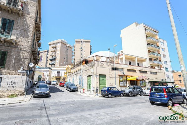 casa indipendente in vendita a Palermo in zona Zisa