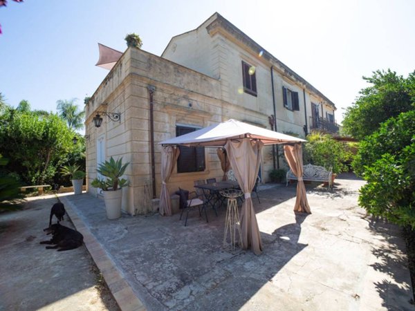 casa indipendente in vendita a Palermo in zona Borgo Nuovo