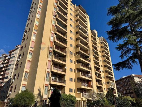 appartamento in vendita a Palermo in zona Montegrappa / Santa Rosalia