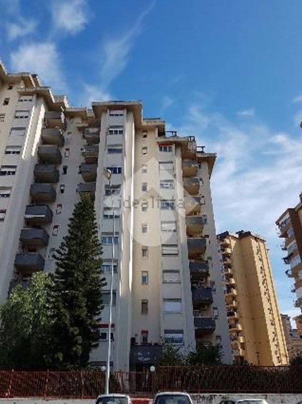 appartamento in vendita a Palermo in zona Zisa