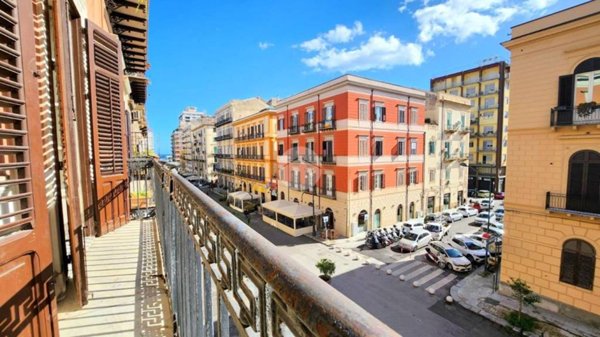 appartamento in vendita a Palermo in zona Politeama