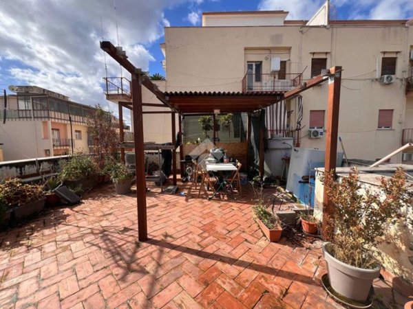 appartamento in vendita a Palermo in zona Zisa