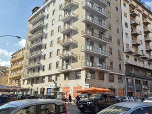 appartamento in vendita a Palermo in zona Zisa