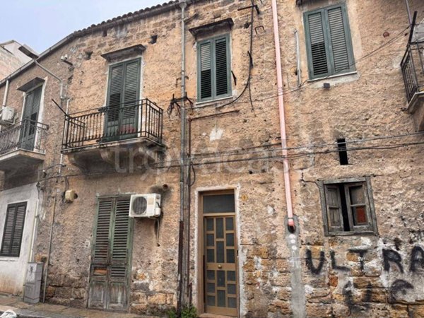 appartamento in vendita a Palermo in zona Zisa