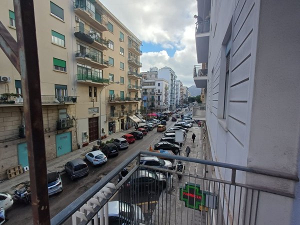 appartamento in vendita a Palermo in zona Zisa