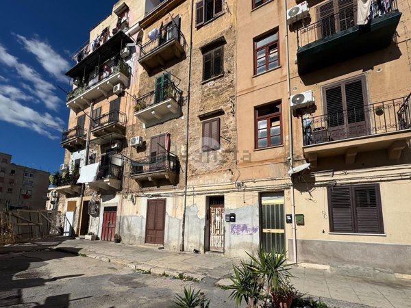 appartamento in vendita a Palermo in zona Zisa