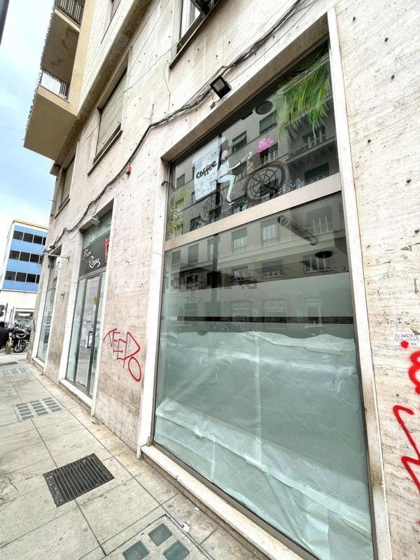 negozio in vendita a Palermo in zona Libertà