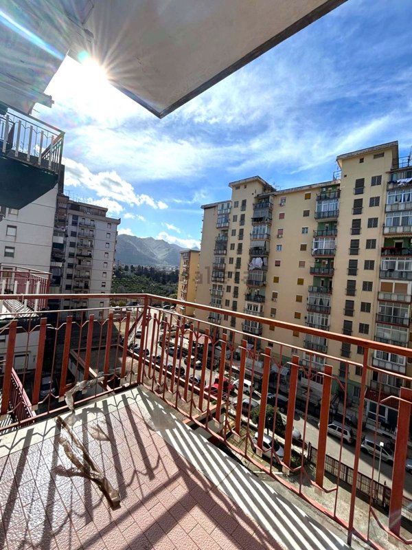 appartamento in vendita a Palermo in zona Montegrappa / Santa Rosalia