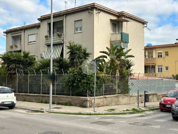 appartamento in vendita a Palermo in zona Malaspina/Palagonia