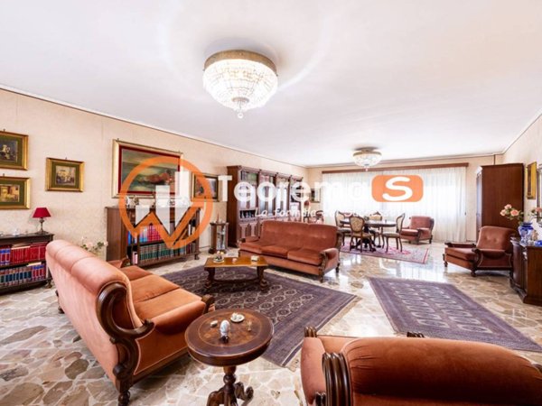 appartamento in vendita a Palermo in zona Malaspina/Palagonia