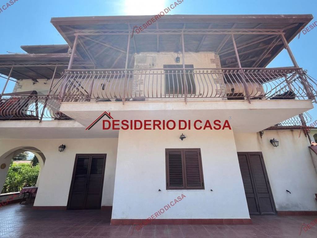 casa indipendente in vendita a Palermo in zona Mezzomonreale