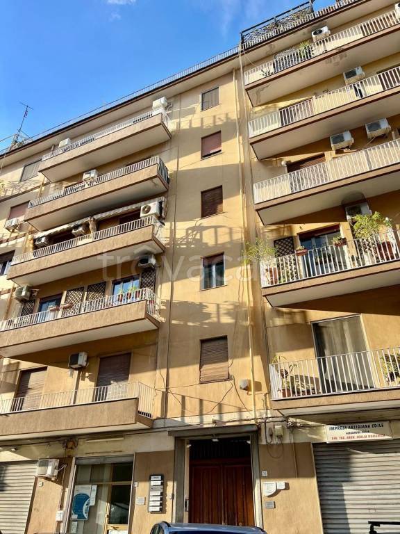 appartamento in vendita a Palermo in zona Malaspina/Palagonia