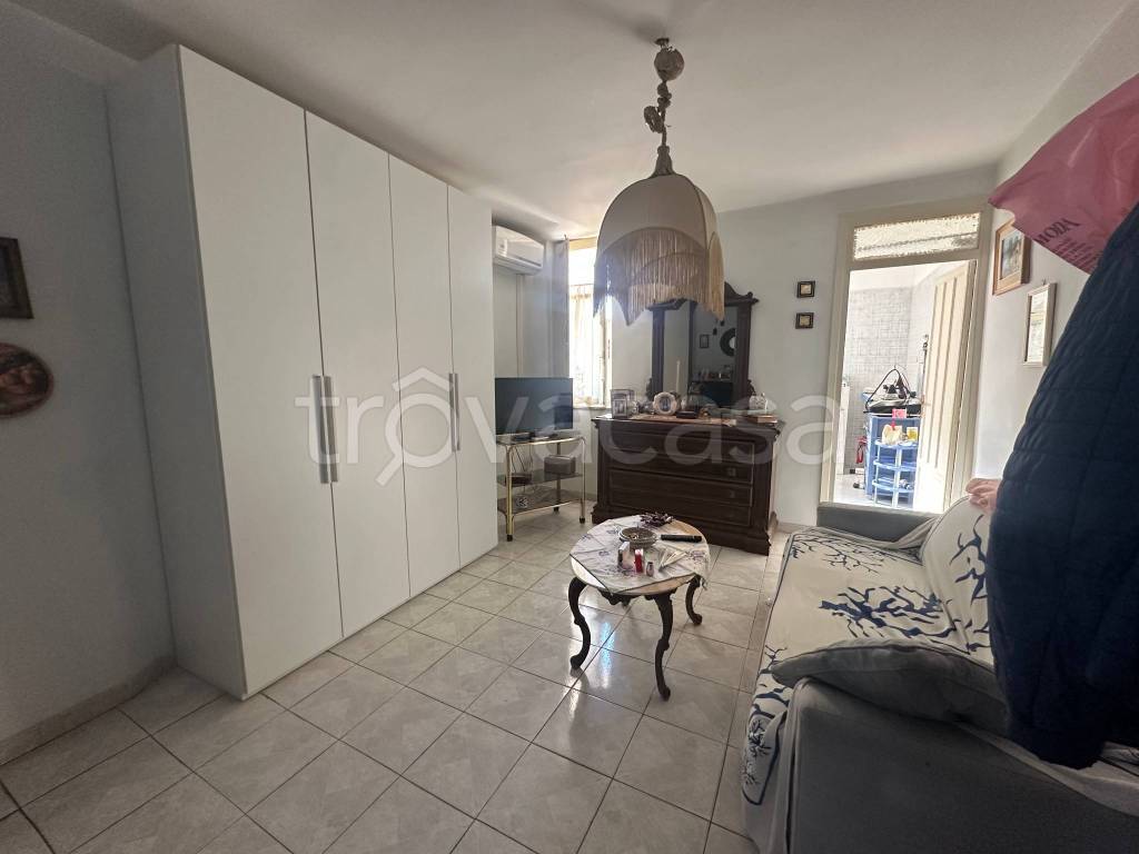 appartamento in vendita a Palermo in zona Malaspina/Palagonia