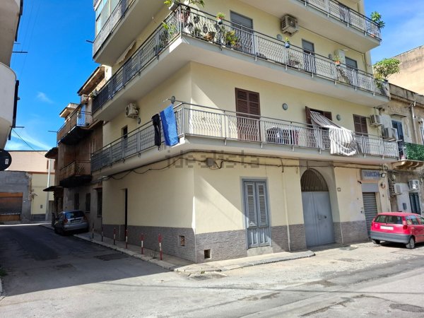 casa semindipendente in vendita a Palermo in zona Chiavelli
