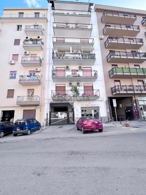 appartamento in vendita a Palermo in zona Montegrappa / Santa Rosalia