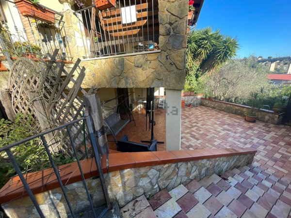 esavano in vendita a Palermo in zona Villagrazia/Falsomiele