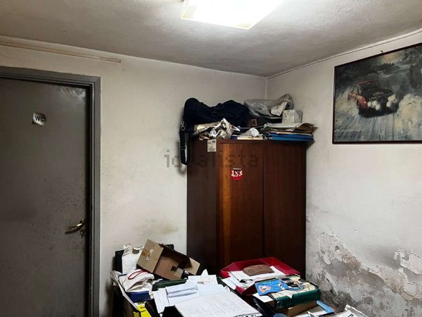 locale di sgombero in vendita a Palermo in zona Malaspina/Palagonia