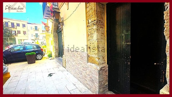 locale commerciale in vendita a Palermo