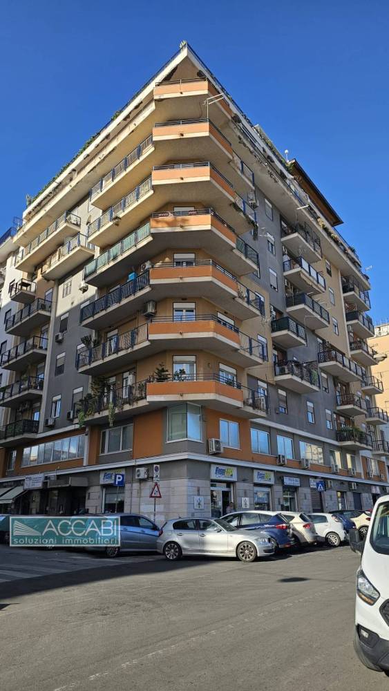 locale commerciale in vendita a Palermo