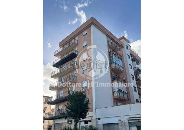 appartamento in vendita a Palermo in zona Montegrappa / Santa Rosalia