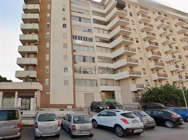 locale di sgombero in vendita a Palermo