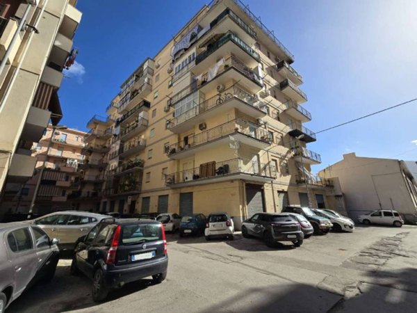 appartamento in vendita a Palermo in zona Oreto