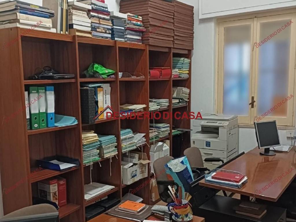 ufficio in vendita a Palermo in zona Politeama