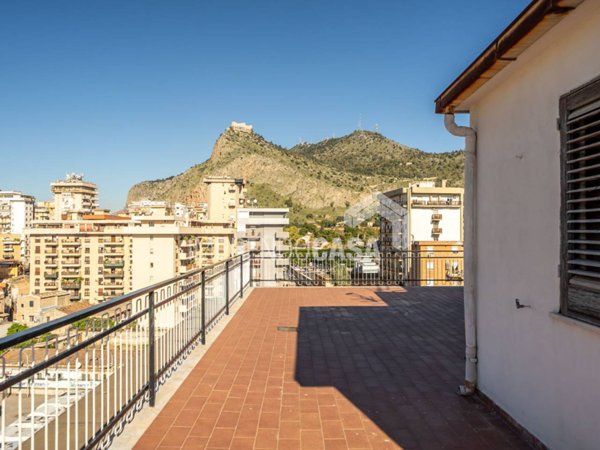 appartamento in vendita a Palermo in zona Montepellegrino