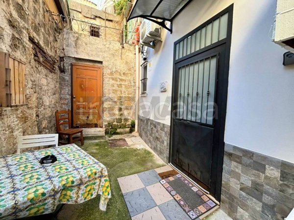 monolocale in vendita a Palermo in zona Centro storico