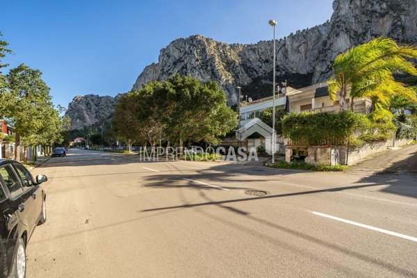 casa indipendente in vendita a Palermo in zona Addaura