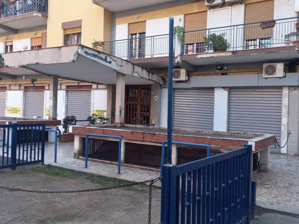 negozio in vendita a Palermo in zona Politeama