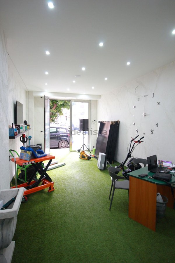 negozio in vendita a Palermo in zona Noce