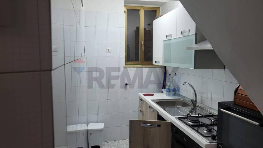 appartamento in vendita a Palermo in zona Malaspina/Palagonia