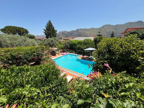 casa indipendente in vendita a Palermo in zona Mezzomonreale